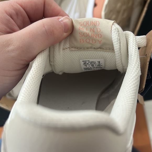 ASICS Jogger X81 Woman’s US 9.5/EU 41.5 Cream/White - Picture 6 of 8